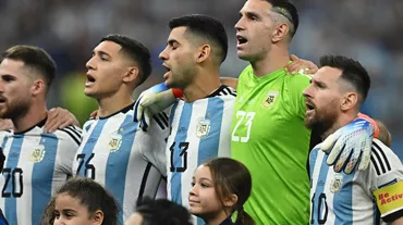 Emiliano Martinez kendisini Messi ile karşılaştırdı