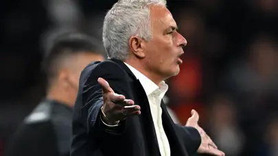 Gol sonrası Mourinho'dan hakeme olay hareket: Portekizliyi çıldırtan 2 karar