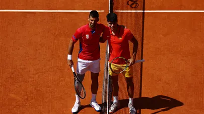 Novak Djokovic ve Carlos Alcaraz Paris 2024'te tarihe geçti