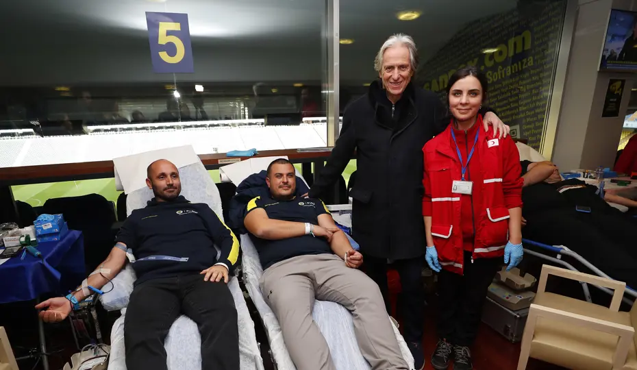 Jorge Jesus ve Fenerbahçeli sporculardan kan bağışı kampanyasına destek - 2