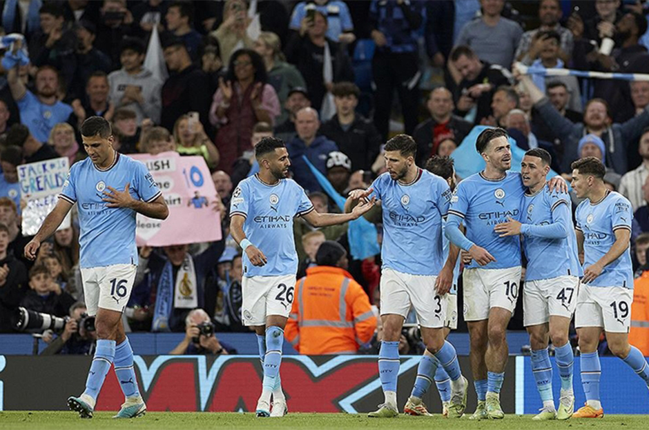 Manchester City ilk, Guardiola ikinci "üçleme" peşinde