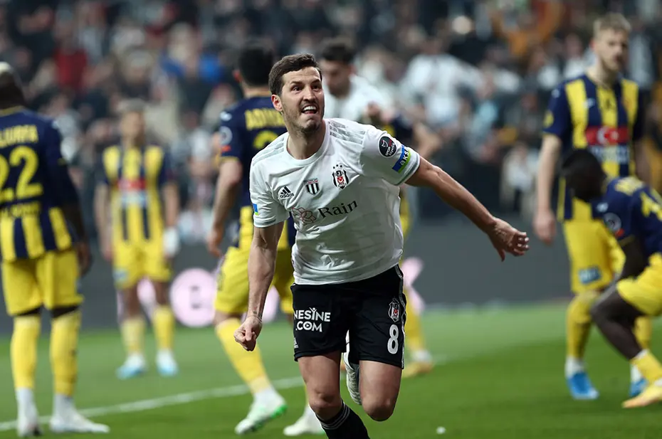 Bu futbolcuların bonservis bedeli yok! Süper Lig'de sezon sonu serbest kalacak yıldızlar - 22