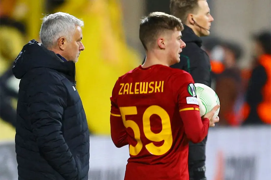 Zalewski'nin kariyerinde Mourinho detayı - 2