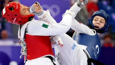 Milli tekvandocu Merve Dinçel Kavurat, Paris 2024'te çeyrek finalde