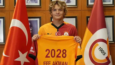 Galatasaray'da Efe Akman'a profesyonel sözleşme