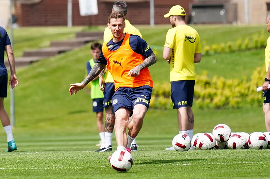 Mimovic sonrası Fenerbahçe'den Rusya'ya bir transfer daha: Görüşmeler başladı - 3