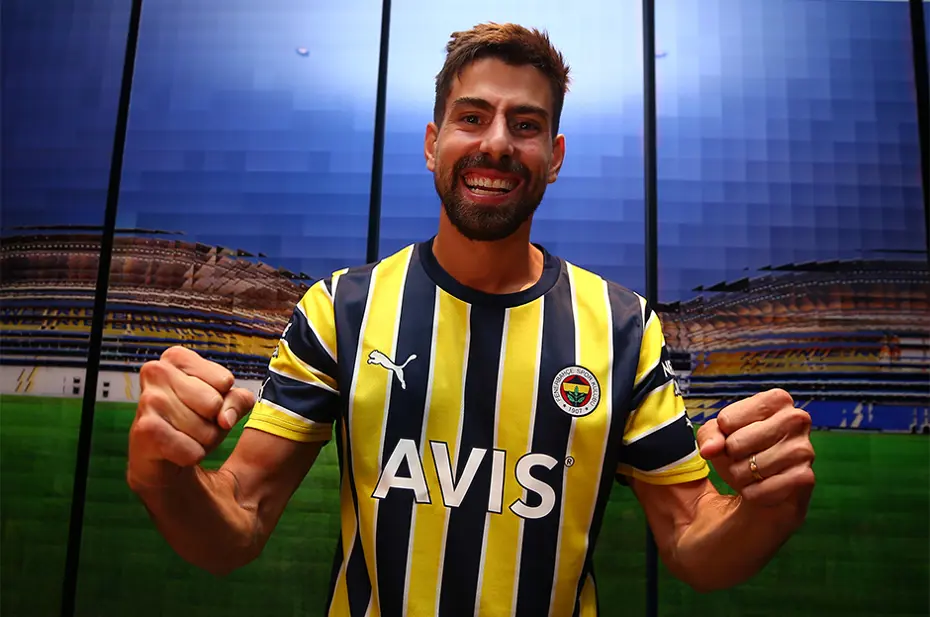 Ferdi sonrası Fenerbahçe'de 5 yolcu daha: Mourinho biletlerini kesti - 6 Ferdi sonrası Fenerbahçe'de 5 yolcu daha: Mourinho biletlerini kesti - 6