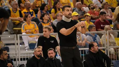 Türk Telekom Başantrenörü Erdem Can'da kırık tespit edildi