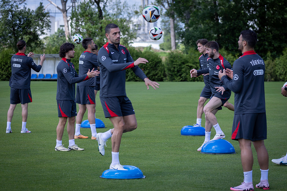 A Milli Takım'ın antrenman biletleri tükendi