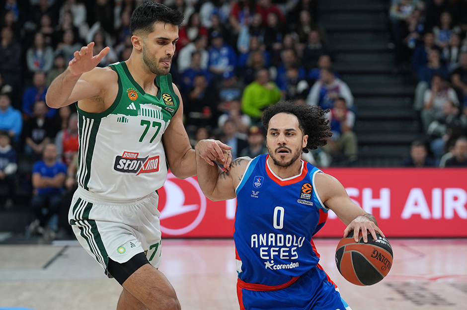 Anadolu Efes, Panathinaikos'a fark attı