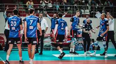 Halkbank deplasmanda Fenerbahçe'yi yendi, seriyi 2-0'a getirdi
