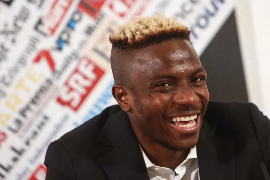 Victor Osimhen'e "Yılın En İyi Yabancı Sporcusu" ödülü - 13