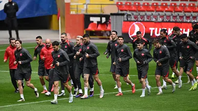 Karadağ hazırlıklarını tamamlayan A Milli Takım'da Hakan Çalhanoğlu detayı