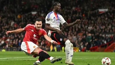 Old Trafford'da akılalmaz maç! Manchester United, uzatmada 4-2'den geri döndü