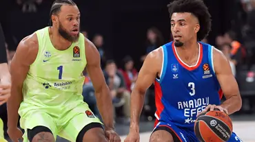 Anadolu Efes evinde Barcelona'ya takıldı