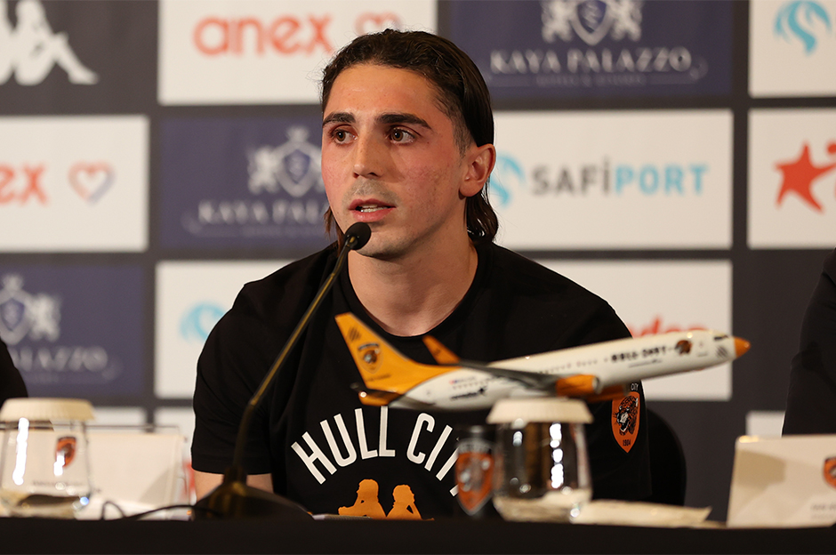 Abdülkadir Ömür Süper Lig'e dönüyor: Yeni hocası transferi resmen duyurdu