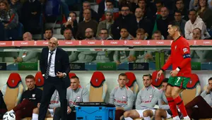 Uluslar Ligi maçında skandal hata: İsmini yazmayı unuttukları futbolcuyu oyuna sokmaya çalıştılar Uluslar Ligi maçında skandal hata: İsmini yazmayı unuttukları futbolcuyu oyuna sokmaya çalıştılar