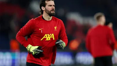 "Kaleye Alisson, orta sahaya İlkay" | Sporun manşetleri