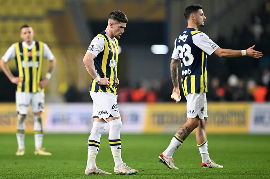"Cengiz Ünder atılmalıydı, penaltı yanlış" | Spor yazarları Fenerbahçe için ne dedi? - 3 "Cengiz Ünder atılmalıydı, penaltı yanlış" | Spor yazarları Fenerbahçe için ne dedi? - 3