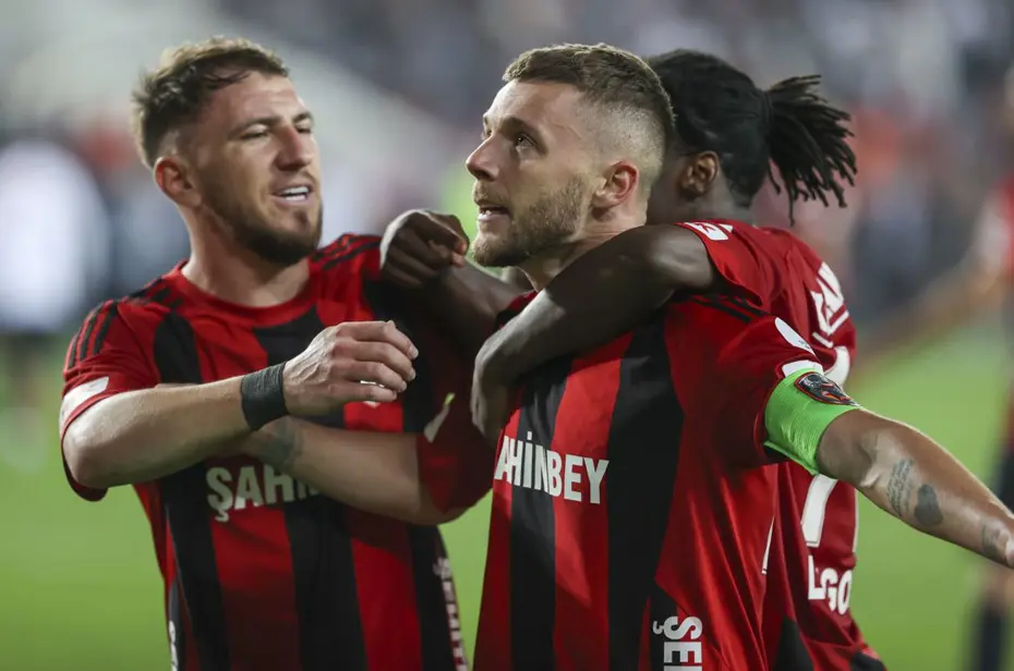 Süper Lig'in şampiyonluk oranları güncellendi: Galatasaray ve Fenerbahçe'de büyük değişim - 12