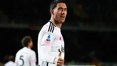 Dusan Vlahovic 9 dakikada maçı çözdü