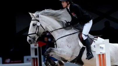 İlke Özyüksel finale yükseldi