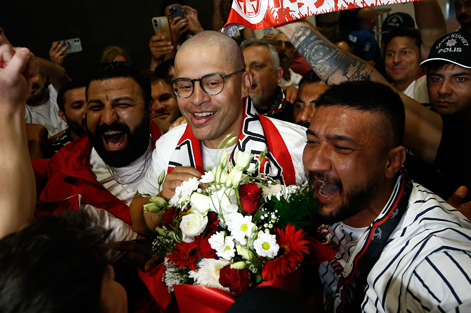 Alex de Souza'dan Antalyaspor'a ilk transfer: "Bavullarını hazırladı"