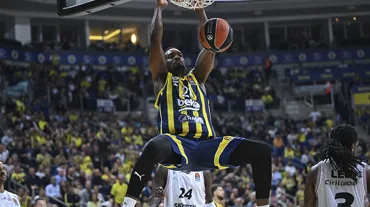 Fenerbahçe Beko geriden gelerek kazanmasını bildi