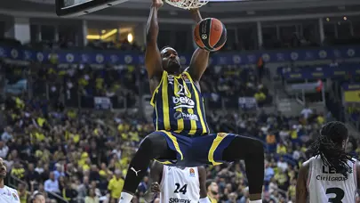 Fenerbahçe Beko geriden gelerek kazanmasını bildi