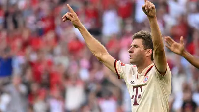 Thomas Müller tarihe geçti: Bayern Münih evinde kazandı
