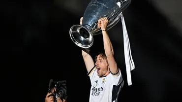 Real Madrid, Modric'i bırakmıyor
