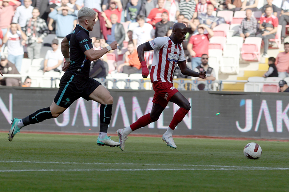 Sivasspor, Modou Barrow'un ayrılığını TFF'ye bildirdi