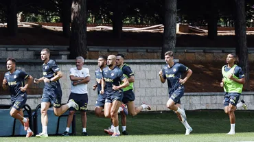 Fenerbahçe derbiye hazırlanıyor