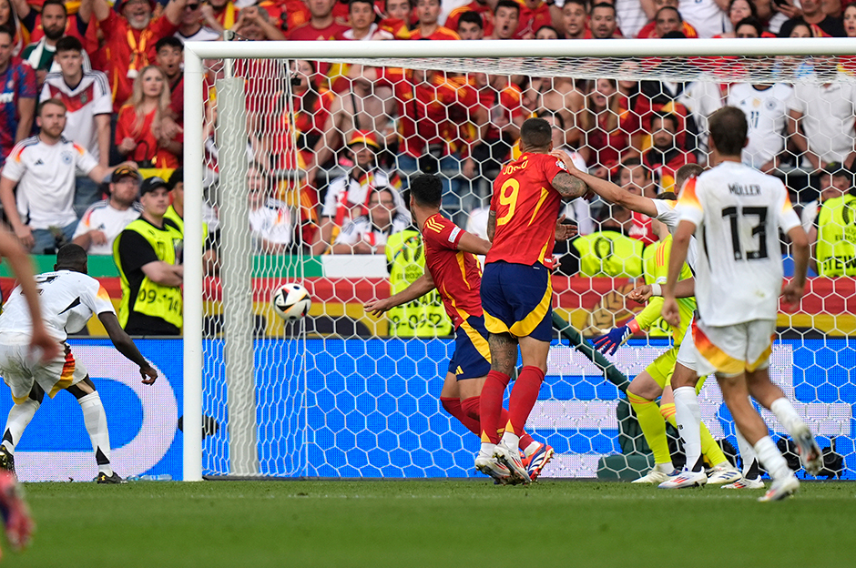 EURO 2024'te ilk yarı finalist İspanya