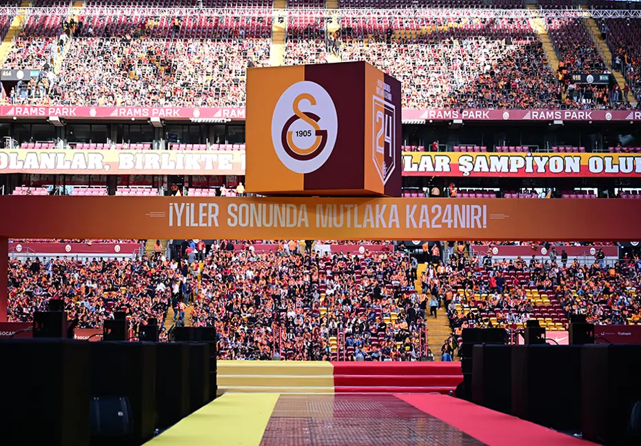 Görkemli kutlama: Şampiyon Galatasaray kupalarına kavuştu - 16 Görkemli kutlama: Şampiyon Galatasaray kupalarına kavuştu - 16