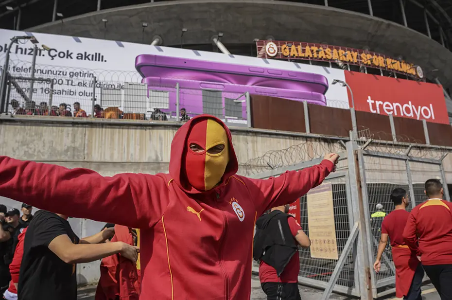 Galatasaray, Kadıköy'e 28 otobüsle gitti - 9 Galatasaray, Kadıköy'e 28 otobüsle gitti - 9