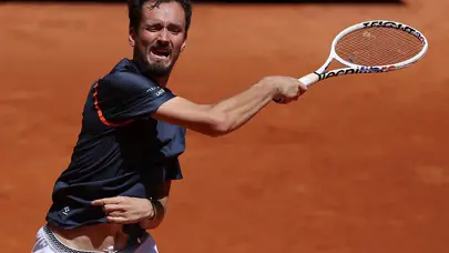 Tenis | Dünya 3 numarası Daniil Medvedev'den erkan veda
