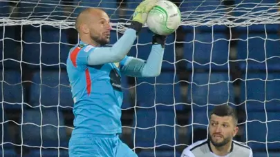 Noah kalecisinden Avrupa kupalarında geceye damga vuran gol