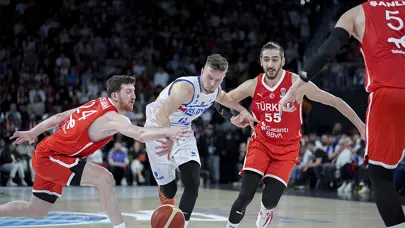 12 Dev Adam son saniye basketiyle kazandı