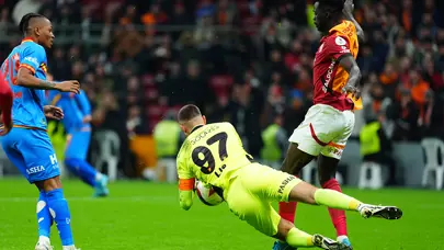 "Bu kadar hata yaptığı maçı hiç görmedim" | Spor yazarları Galatasaray için ne dedi?