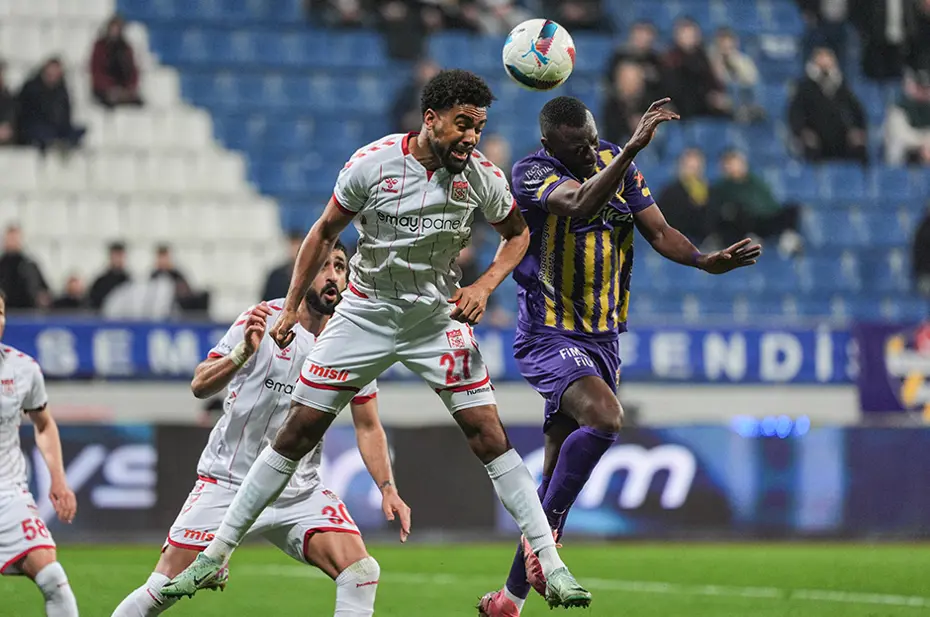 Mame Thiam'dan soyunma odasında "Emmioğlu" performansı - 4