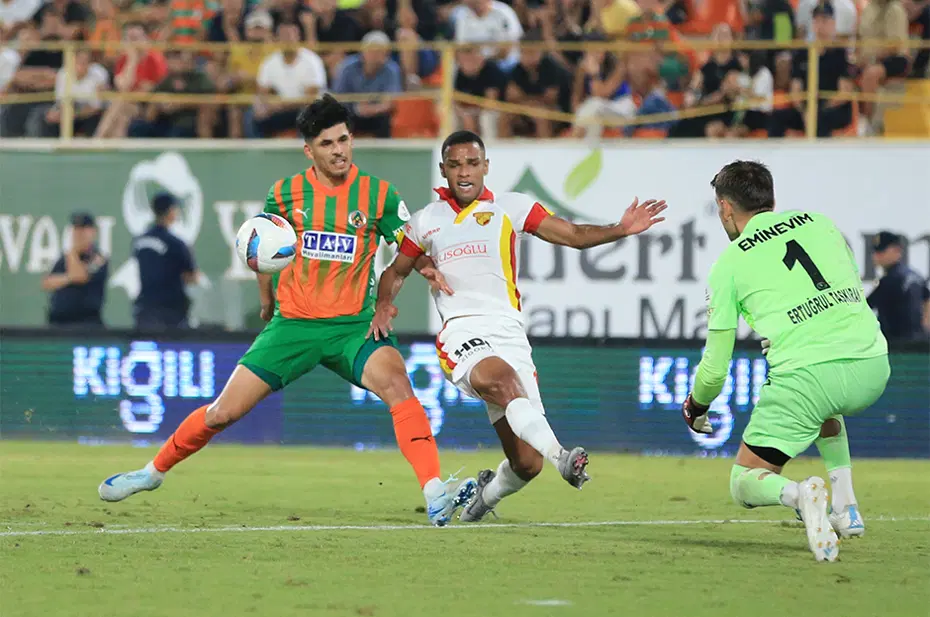 Göztepe bir transferi daha bitiriyor: Rota Süper Lig - 4 Göztepe bir transferi daha bitiriyor: Rota Süper Lig - 4