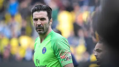 Efsane kaleci Buffon, futbola veda etti