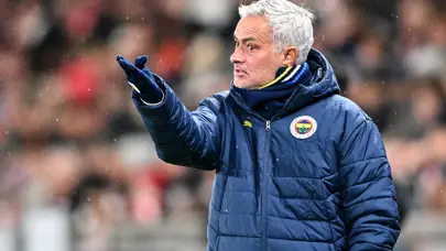Çeklerden Slavia Prag - Fenerbahçe maçında Mourinho detayı: "Kurnazlıkla alt etti"