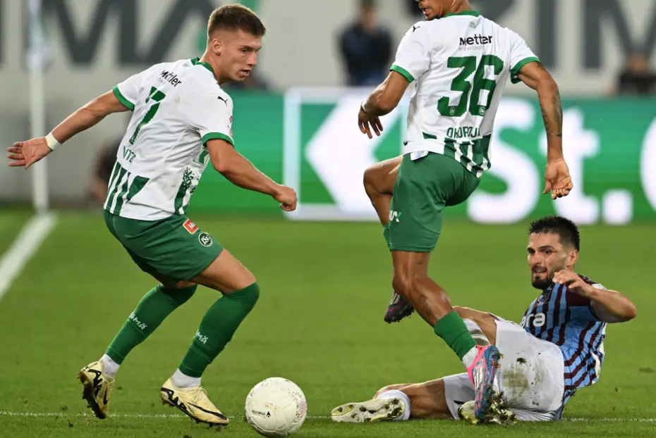 "Avcı ters köşe yaptı" | Spor yazarları, St. Gallen-Trabzonspor maçını değerlendirdi - 4