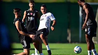 Beşiktaş yeni sezonu yeni teknik direktör Giovanni van Bronckhorst'la açtı