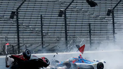Indy500'te korkutan kaza