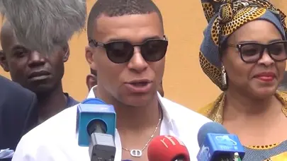 Kamerun'da Kylian Mbappe rüzgarı