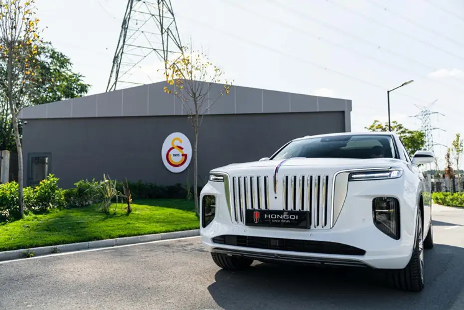 Lüks otomobil markası, Galatasaray'a sponsor oldu - 2