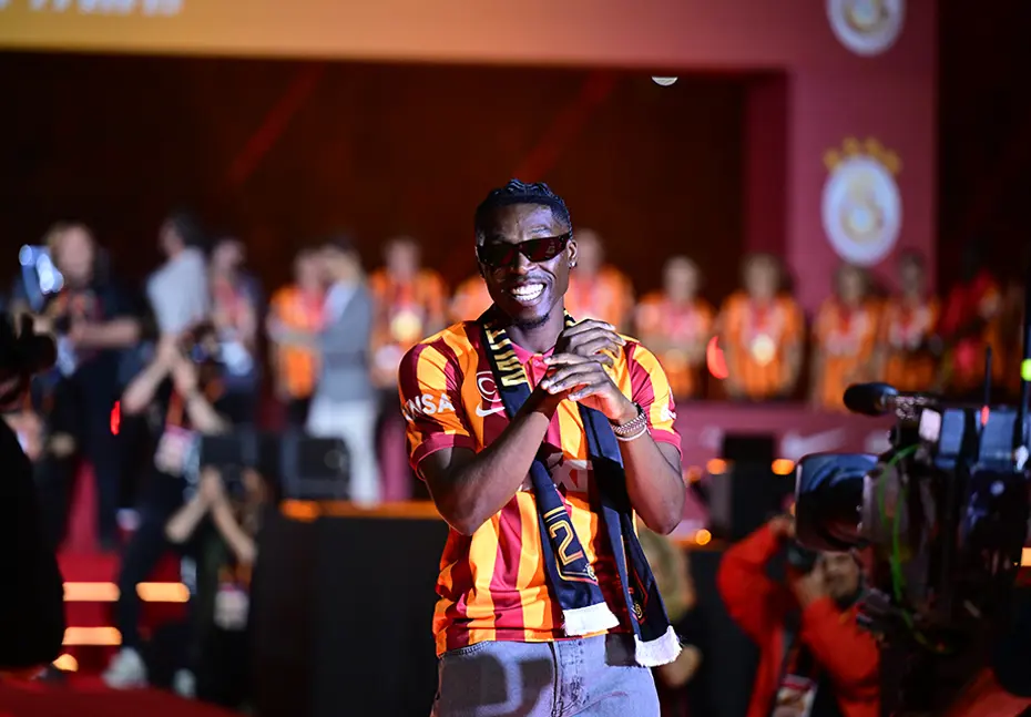 Galatasaray'a tehdit: Derrick Köhn'ün transferi için flaş iddia - 9 Galatasaray'a tehdit: Derrick Köhn'ün transferi için flaş iddia - 9